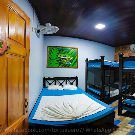 Hostel Tortuguero 7Backpackers Dış mekan fotoğraf