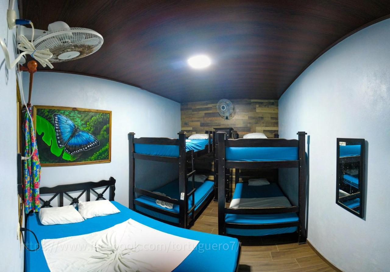 Hostel Tortuguero 7Backpackers Dış mekan fotoğraf